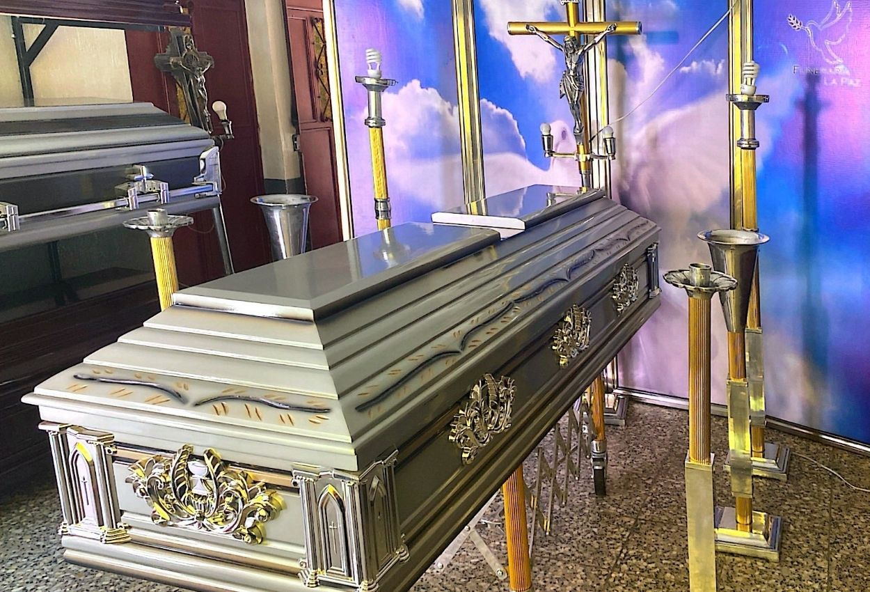 Capillas y Funeraria La Paz