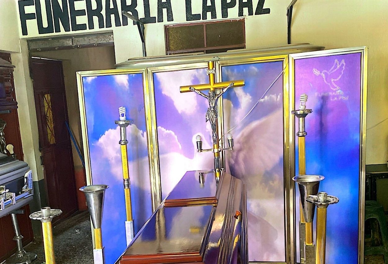 Capillas y Funeraria La Paz